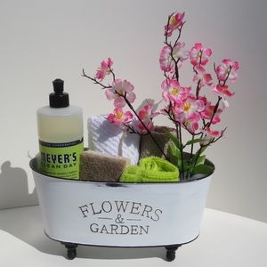 Kitchen sink container